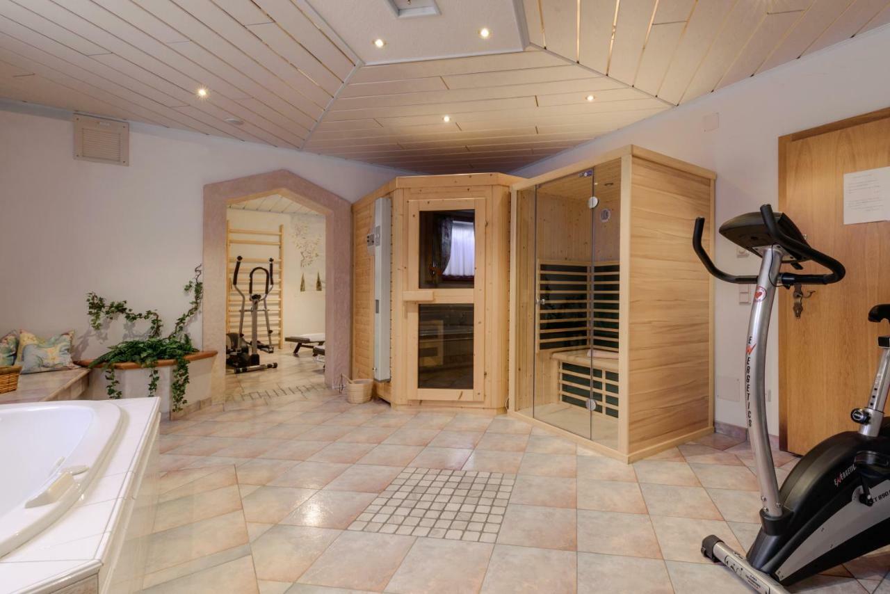 Haus Silvia Hotel Flachau Bagian luar foto