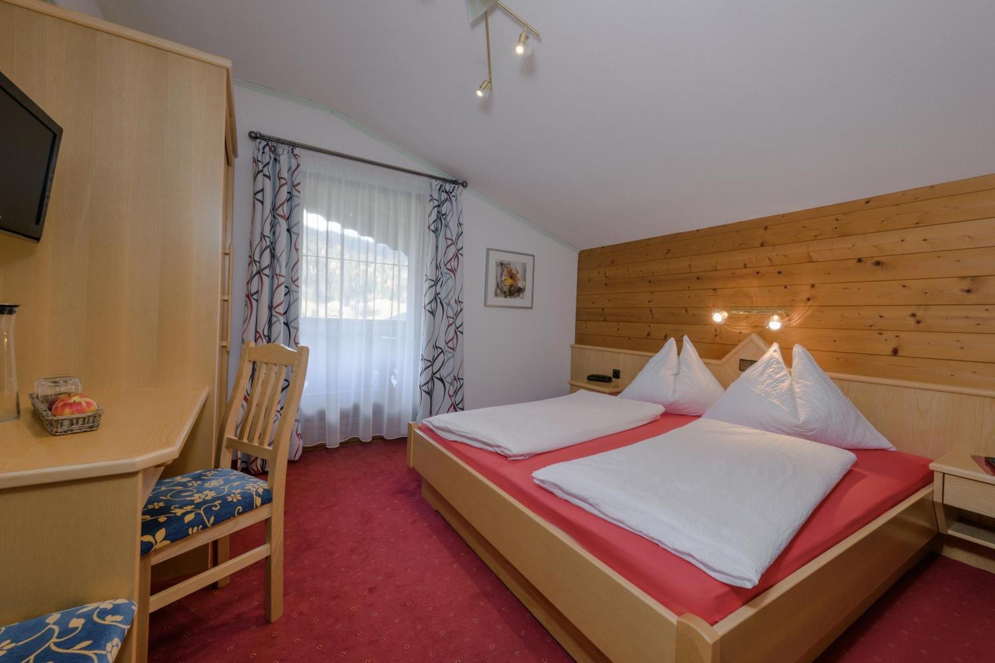 Haus Silvia Hotel Flachau Bagian luar foto