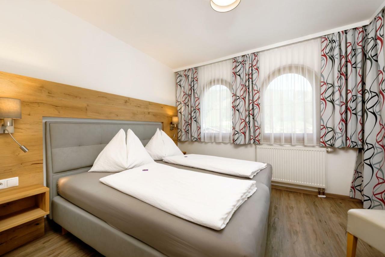 Haus Silvia Hotel Flachau Bagian luar foto