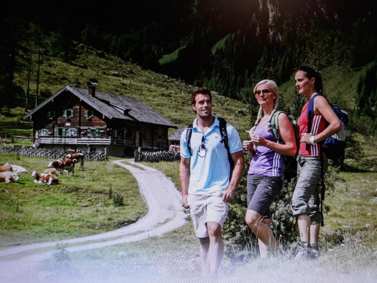 Haus Silvia Hotel Flachau Bagian luar foto